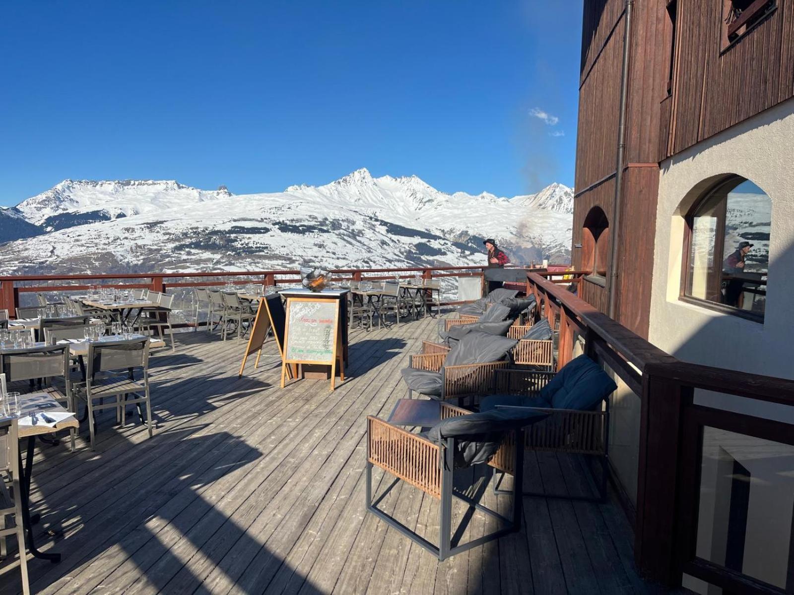 Hotel Emeraude Пезе-Нанкруа Экстерьер фото
